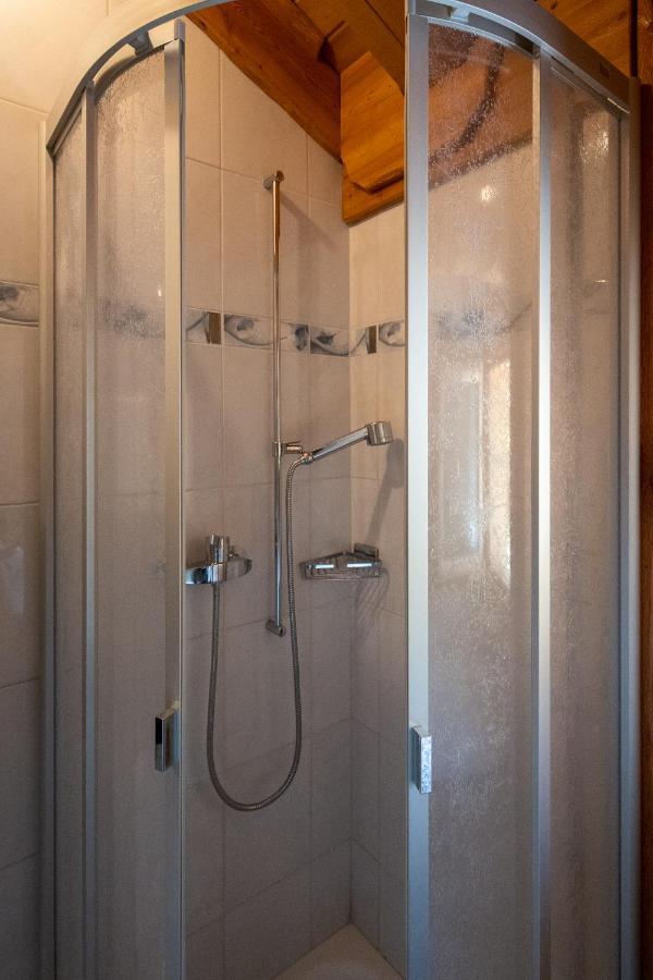 Le Gite De Briey Chalais Exterior photo